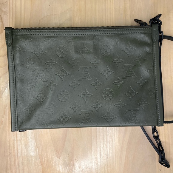 Pre-owned 2019 Monogram Shadow Double Flat Messenger Bag - Picture 10 of 16